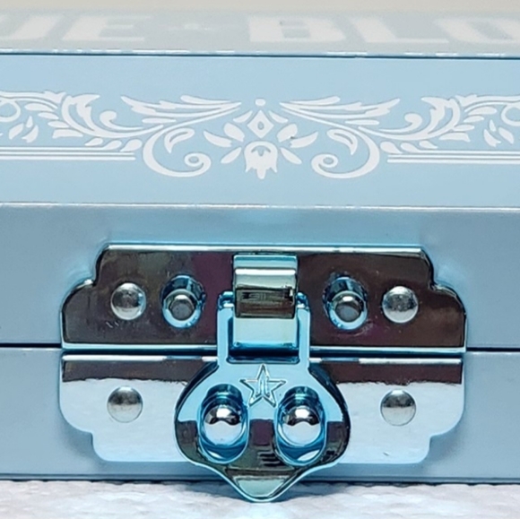 JEFFREE STAR COSMETICS Blue Blood ARTISTRY Pallette 18 Eyeshadows NWT - Picture 6 of 16